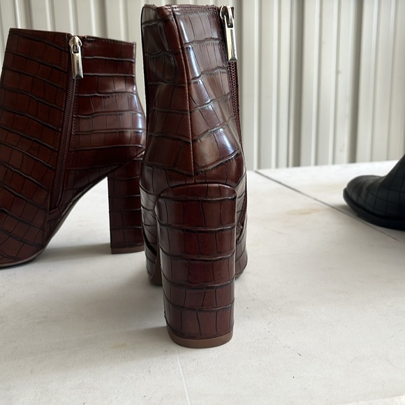 Just fab, size 8 and brownish red - Picture 2 of 4